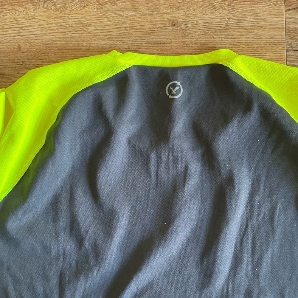 American Eagle Outfitters Men's Gray and Neon Yellow Shirt